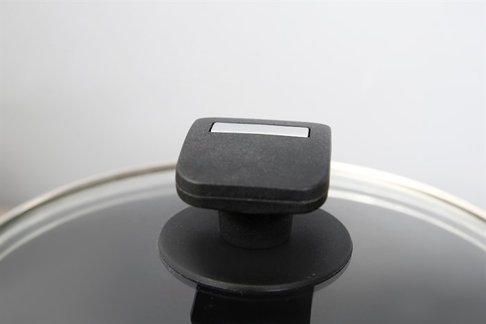 Nồi nhôm chống dính nắp kính 22 cm Hommy NE002-22 Màu Đỏ