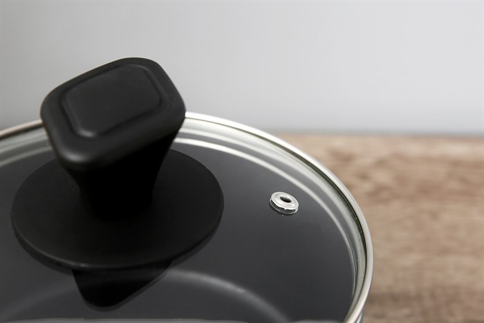 Quánh nhôm chống dính nắp kính 16 cm Hommy QE003-16 Xanh Màu Xanh Dương