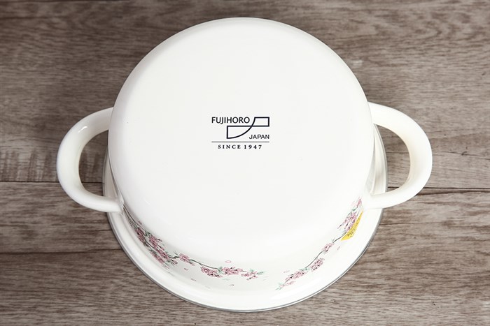 Nồi thép Nippon tráng men nắp kính 20 cm Fujihoro SKW-12G Màu Trắng
