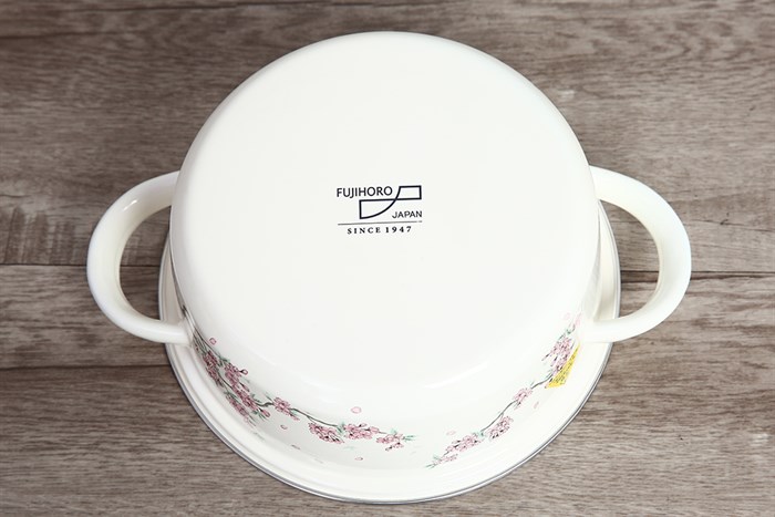 Nồi thép Nippon tráng men nắp kính 22 cm Fujihoro SKW-22G Màu Trắng