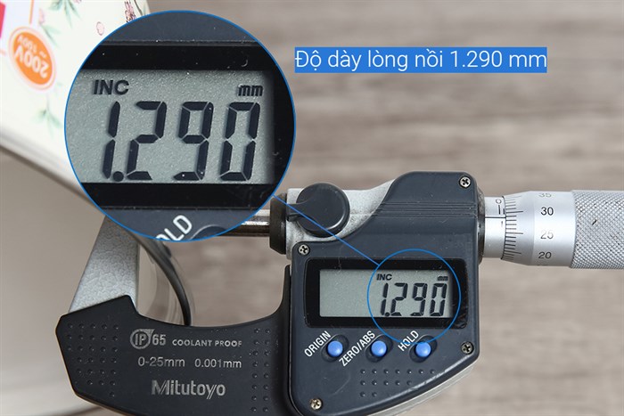 Nồi thép Nippon tráng men nắp kính 22 cm Fujihoro SKW-22G Màu Trắng