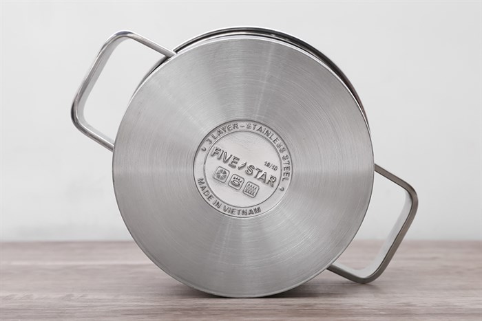 Nồi inox 3 đáy nắp kính 16 cm Fivestar N16-3DG304 Màu Bạc Inox