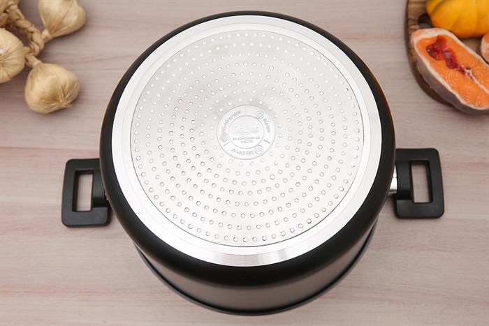 Nồi nhôm chống dính nắp kính 26 cm Delites NCDE003-26 Màu Đen
