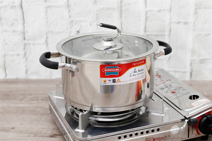 Nồi inox 3 đáy nắp kính 20 cm Sunhouse SHG24320 Màu Inox