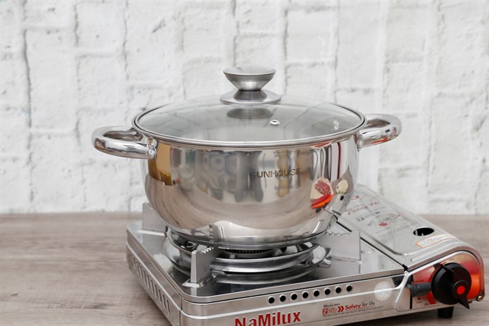 Nồi inox 3 đáy nắp kính 24 cm Sunhouse SH22124 Màu Inox