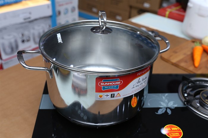 Nồi inox 3 đáy nắp kính 26 cm Sunhouse SHG24126 Màu Inox