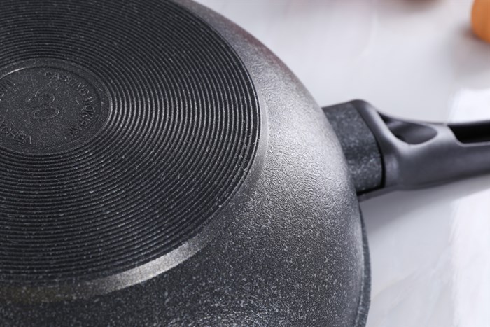 Chảo nhôm sâu chống dính vân đá 30 cm Sunhouse Calistar SBDS-30 Màu Đen