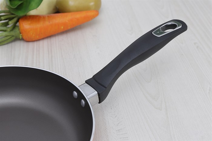 Chảo nhôm chống dính đáy từ 24 cm Delites CTE Màu Đỏ