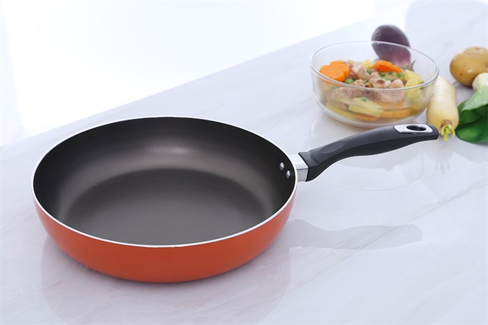 Chảo nhôm chống dính đáy từ 28 cm Delites CTE Màu Đỏ