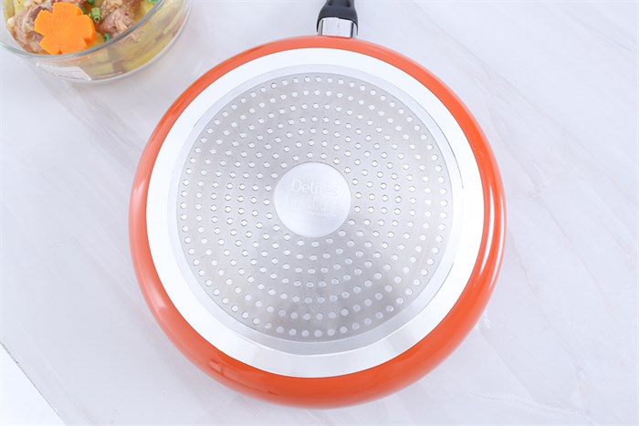 Chảo nhôm chống dính đáy từ 28 cm Delites CTE Màu Đỏ