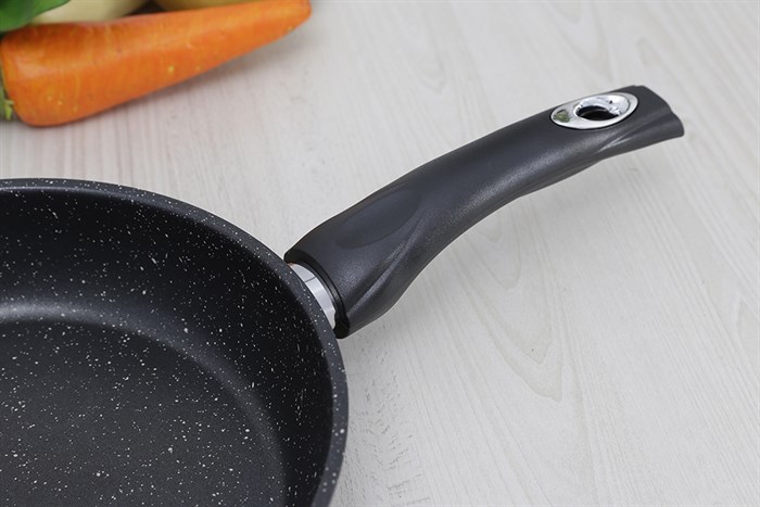 Chảo nhôm chống dính đáy từ 24 cm Delites CDE Màu Đen