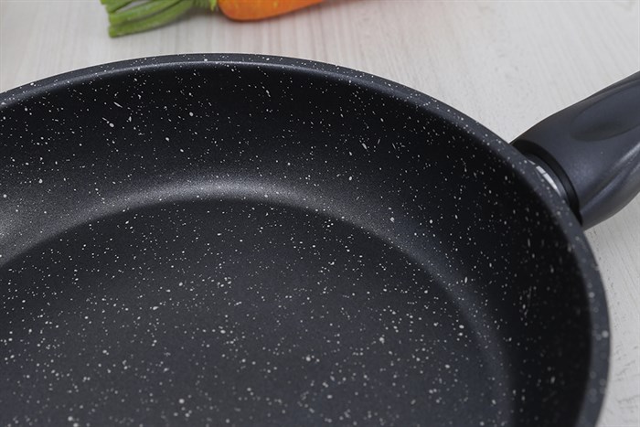 Chảo nhôm chống dính đáy từ 24 cm Delites CDE Màu Đen