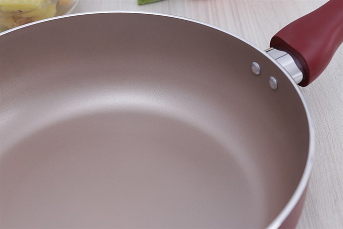Chảo nhôm sâu chống dính đáy từ 26 cm Delites CSE Màu Đỏ