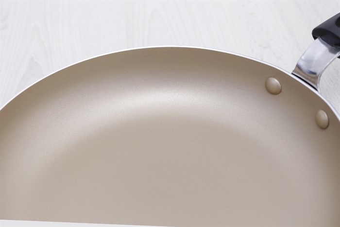 Chảo nhôm chống dính 18 cm Sunhouse CT18C Màu Đỏ