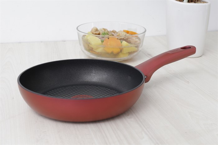 Chảo nhôm chống dính đáy từ 21 cm Tefal C6820275 Màu Đỏ