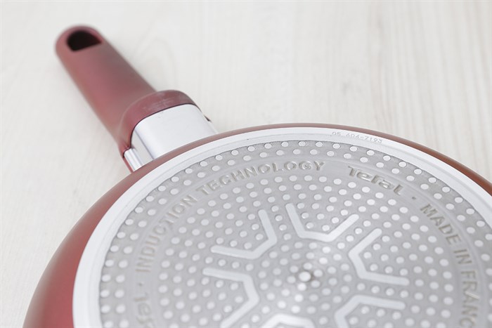 Chảo nhôm chống dính đáy từ 21 cm Tefal C6820275 Màu Đỏ