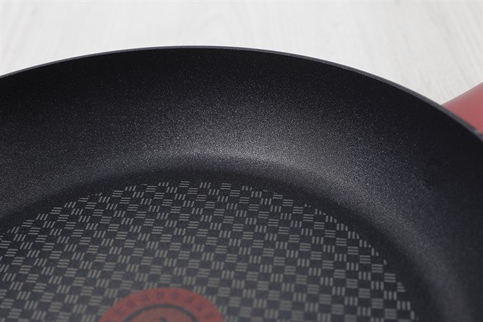Chảo nhôm chống dính đáy từ Tefal 24 cm C6820472 Màu Đỏ