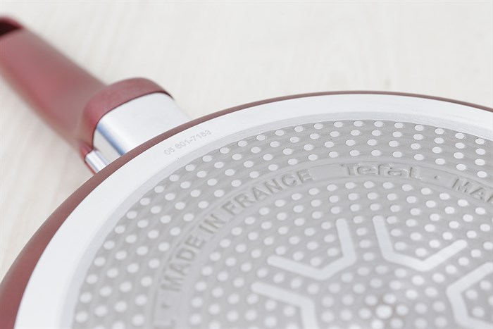 Chảo nhôm chống dính đáy từ Tefal 24 cm C6820472 Màu Đỏ