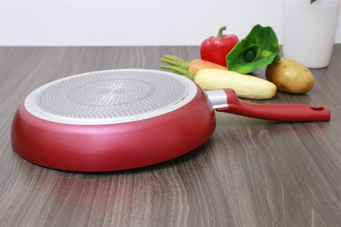 Chảo nhôm chống dính đáy từ 28 cm Tefal C6820672 Màu Đỏ
