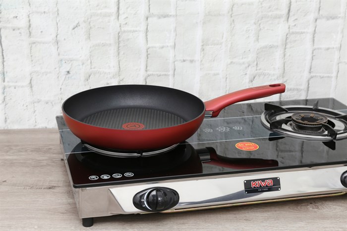 Chảo nhôm chống dính đáy từ 28 cm Tefal C6820672 Màu Đỏ