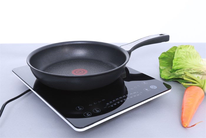 Chảo nhôm chống dính đáy từ 24 cm Tefal C6200472 Màu Đen