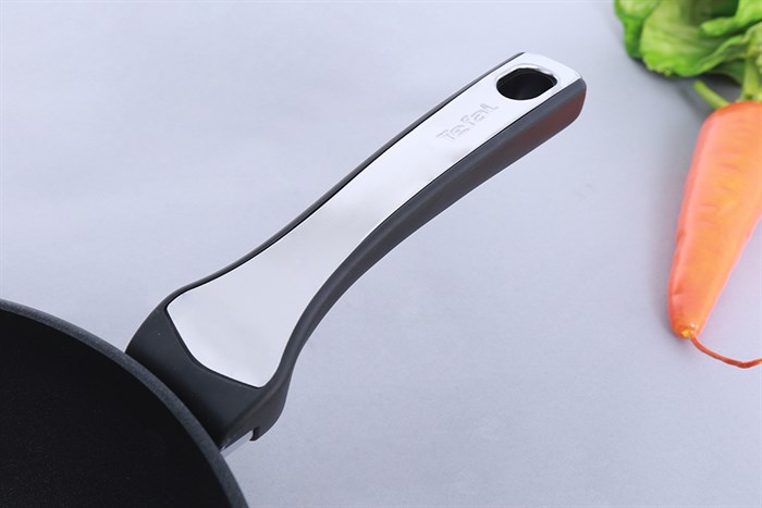Chảo nhôm sâu chống dính đáy từ 28 cm Tefal C6201972 Màu Đen