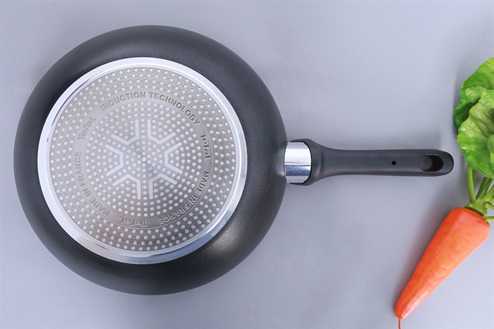 Chảo nhôm sâu chống dính đáy từ 28 cm Tefal C6201972 Màu Đen