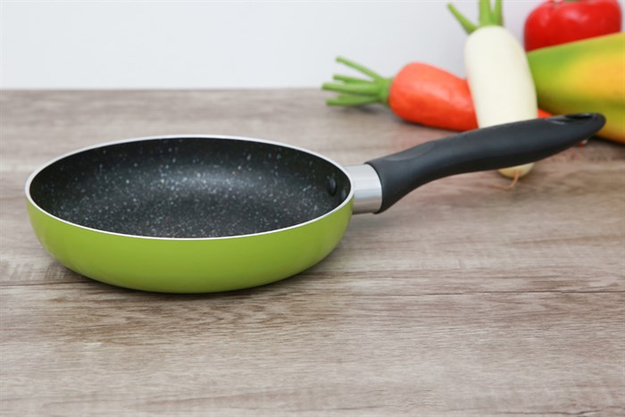 Chảo nhôm chống dính vân đá 18 cm Sunhouse SHG1118MGB Màu Xanh