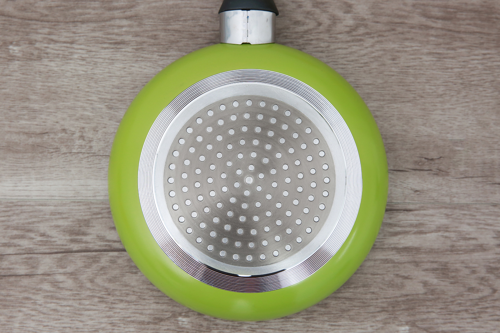 Chảo nhôm chống dính đáy từ 18 cm Sunhouse SHG1118MGB - Chảo chống dính có đáy phẳng, rộng giúp dễ bắt và truyền nhiệt đều, giúp thức ăn mau chín, tiết kiệm thời gian và năng lượng nấu