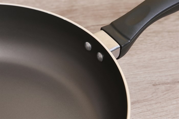 Chảo nhôm chống dính đáy từ 28 cm DMX CTE Màu Cam đỏ