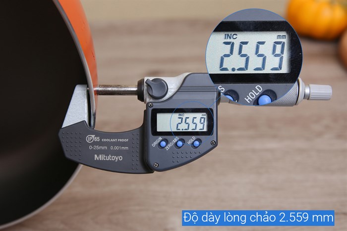 Chảo nhôm chống dính đáy từ 28 cm DMX CTE Màu Cam đỏ