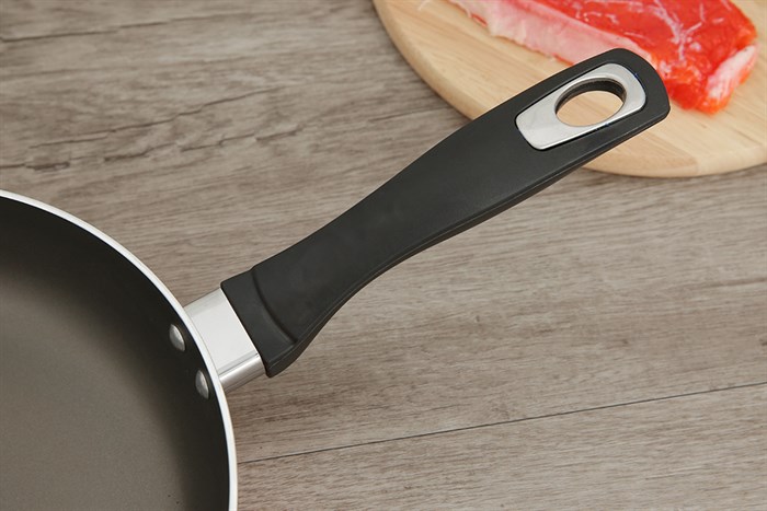 Chảo nhôm chống dính đáy từ 24 cm DMX CTE Màu Cam đỏ