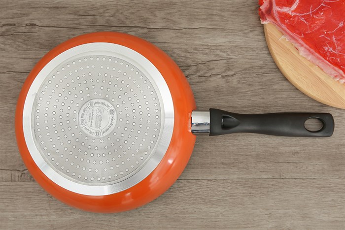 Chảo nhôm chống dính đáy từ 24 cm DMX CTE Màu Cam đỏ