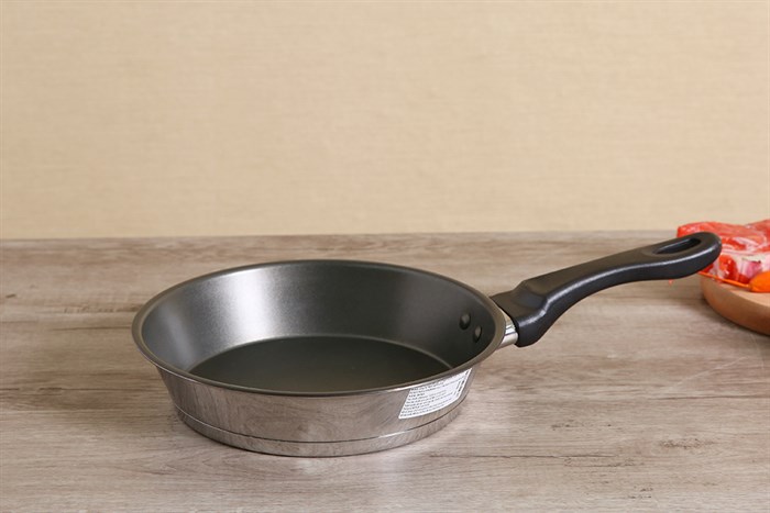 Chảo inox chống dính đáy từ 24 cm Happycook HLFP 24IH Màu Đen