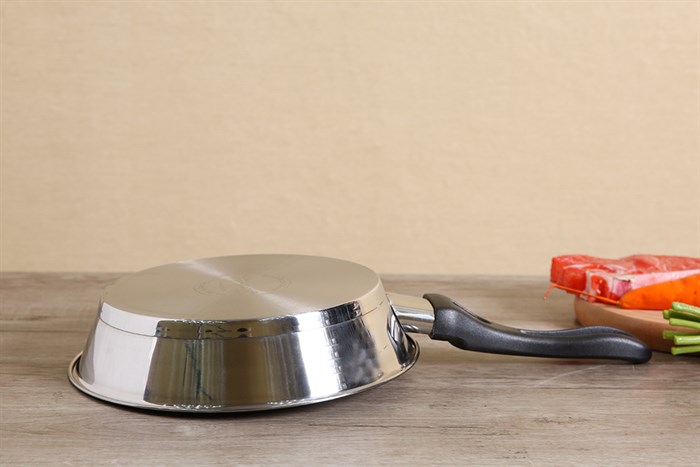 Chảo inox chống dính đáy từ 24 cm Happycook HLFP 24IH Màu Đen