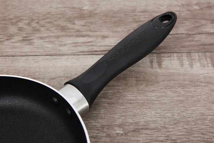 Chảo nhôm chống dính Sunhouse 18 cm DMX18 Màu Đỏ