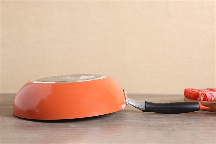 Chảo nhôm sâu chống dính đáy từ nắp kính 28 cm Sunhouse SHG1228MOB Màu Cam