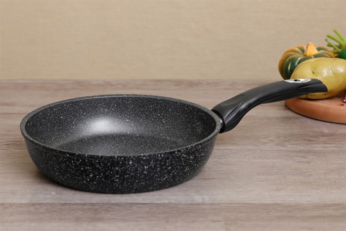 Chảo nhôm chống dính vân đá đáy từ 24 cm DMX CDE Màu Đen