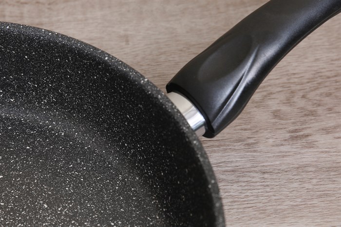 Chảo nhôm chống dính vân đá đáy từ 28 cm DMX CDE Màu Đen