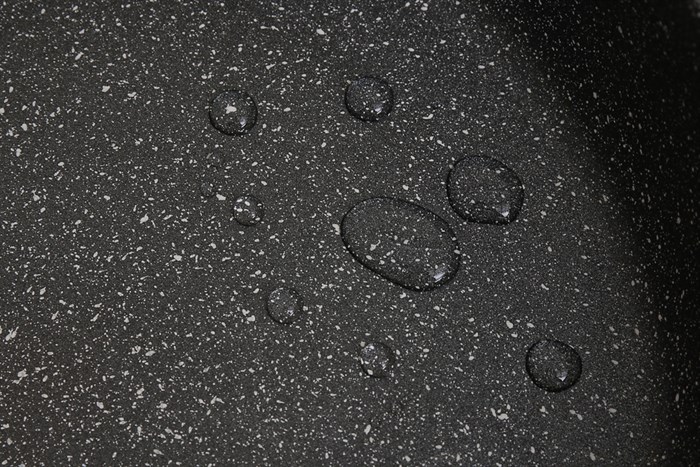 Chảo nhôm chống dính vân đá đáy từ 28 cm DMX CDE Màu Đen