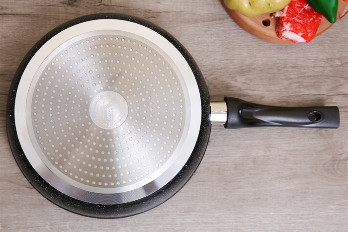Chảo nhôm chống dính vân đá đáy từ 28 cm DMX CDE Màu Đen