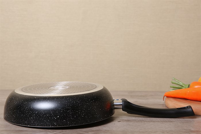 Chảo nhôm chống dính vân đá đáy từ 26 cm DMX CDD Màu Đen