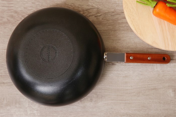 Chảo nhôm sâu chống dính đáy từ 28 cm Happycook OSWP-28IH Màu Đen
