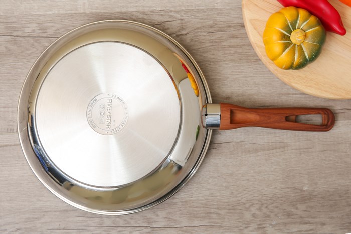 Chảo inox sâu chống dính đáy từ 28 cm Fivestar C28-3D Màu Bạc
