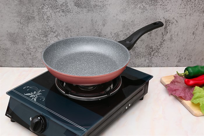 Chảo nhôm chống dính vân đá đáy từ 26 cm Happycook Aura AFP-26IH Màu Đen hồng