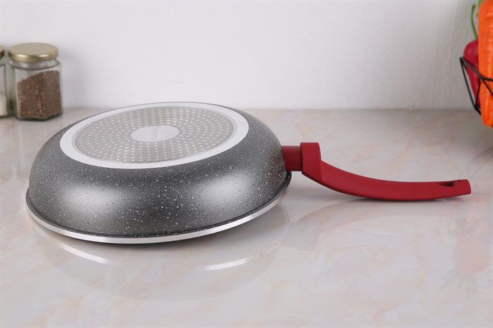 Chảo nhôm chống dính vân đá đáy từ 26 cm Kangaroo KG654M Màu Xám - Đỏ