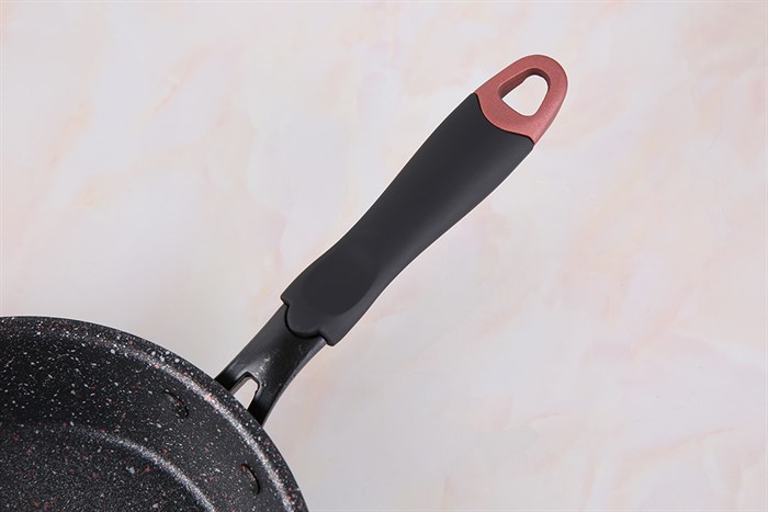 Chảo nhôm chống dính vân đá đáy từ 20 cm Kangaroo KG661XS Màu Đen