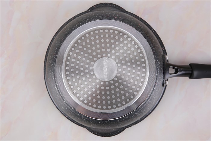Chảo nhôm chống dính vân đá đáy từ 20 cm Kangaroo KG661XS Màu Đen