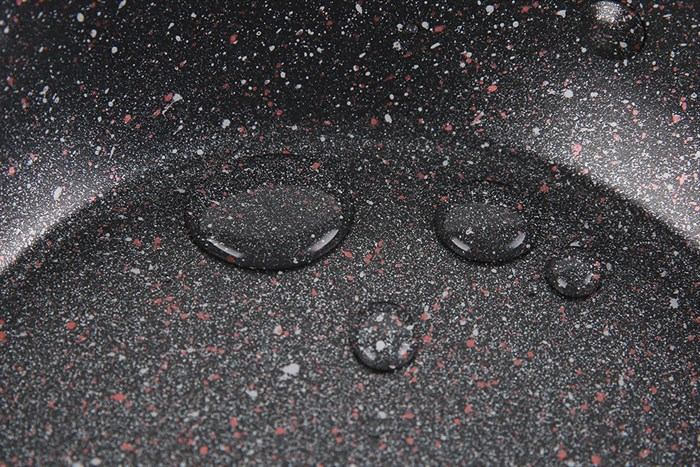 Chảo nhôm chống dính vân đá đáy từ 20 cm Kangaroo KG661XS Màu Đen