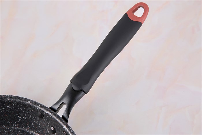 Chảo nhôm chống dính vân đá đáy từ 24 cm Kangaroo KG661S Màu Đen